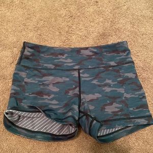 WORKOUT BOOTY SHORTS